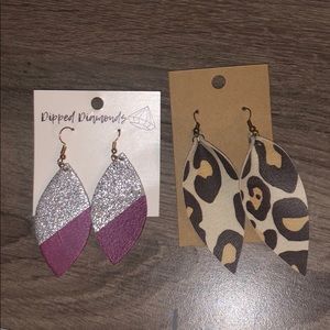 2 pairs of Leather earrings